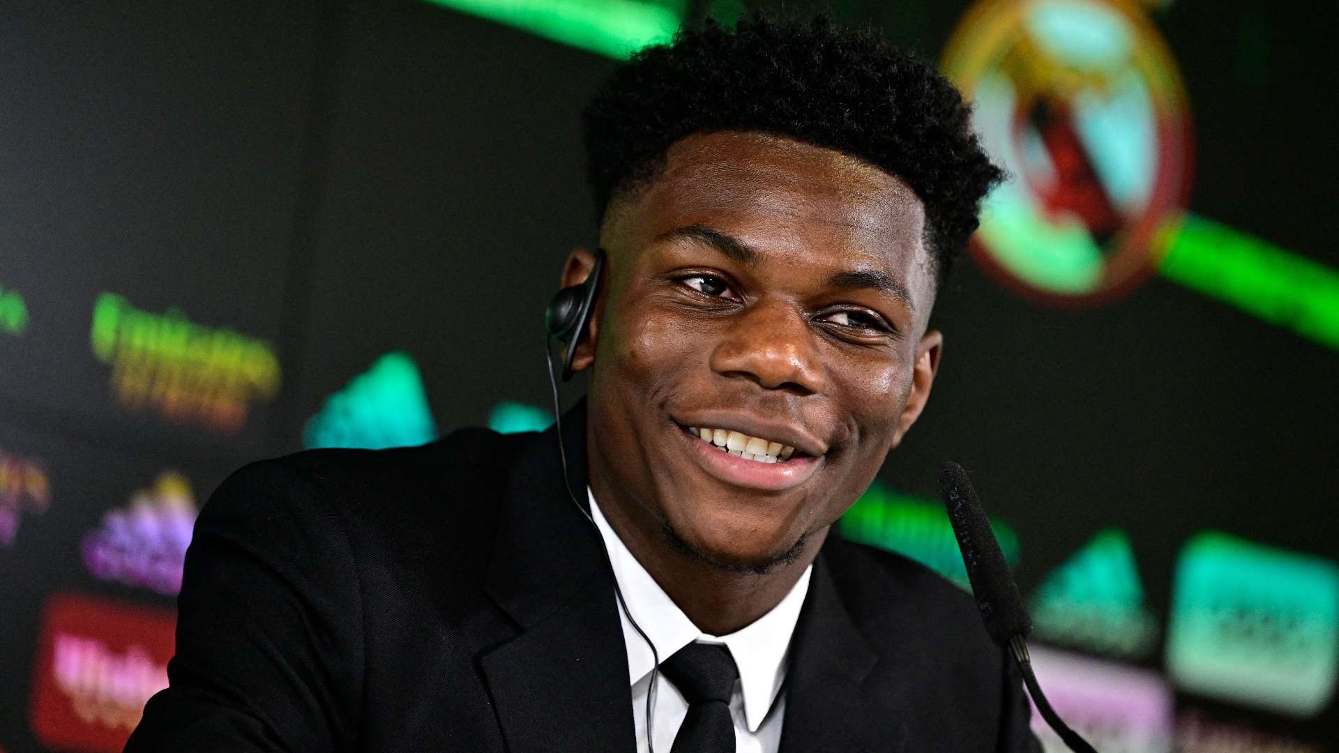 尔的稳健笑 尔的稳健笑